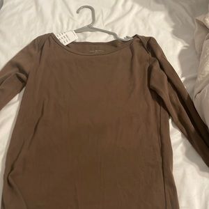 Super cute too thats never been worn. Not cropped and comfy